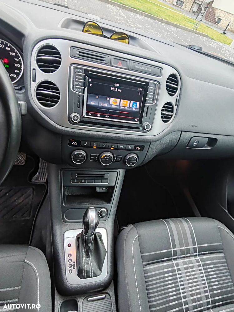 Volkswagen Tiguan 2.0 TDI SCR 4MOTION BlueMotion Technology DSG Lounge Sport & Style - 10