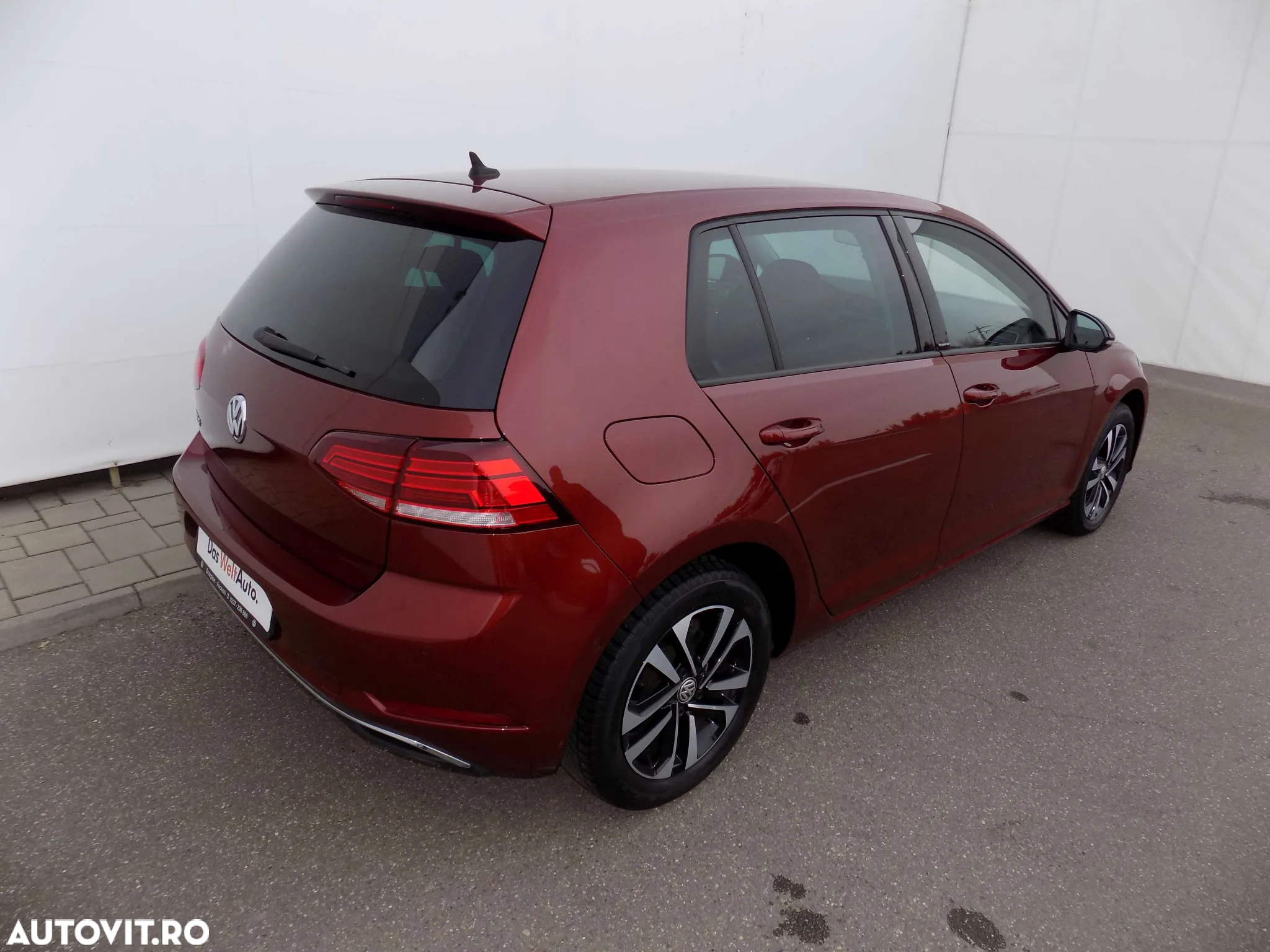 Volkswagen Golf - 6