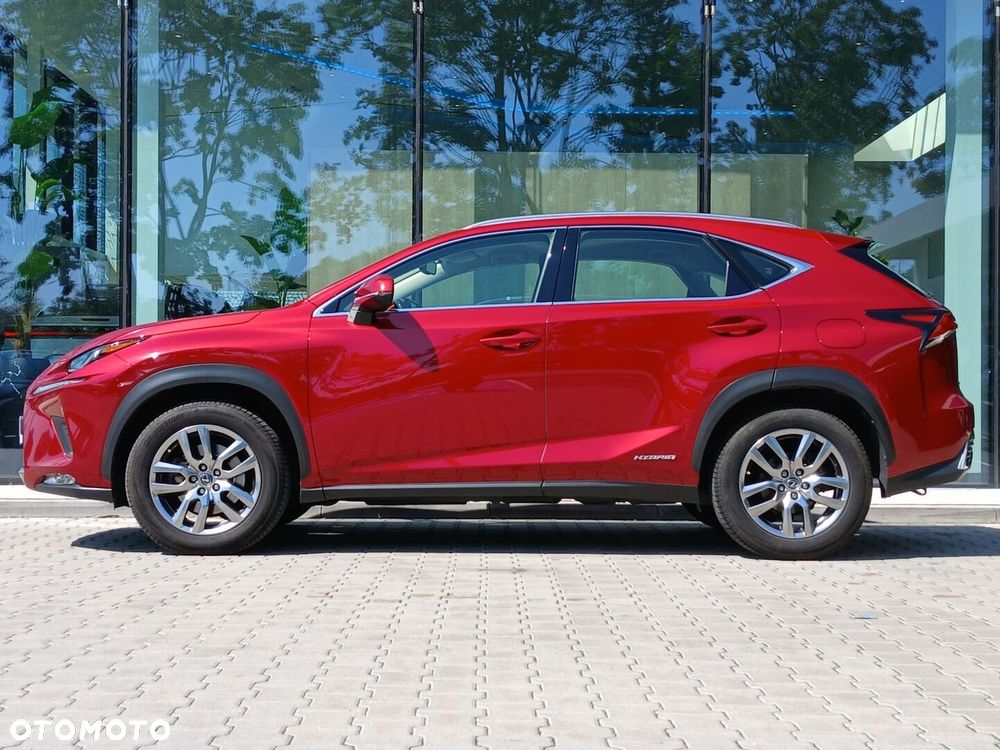 Lexus NX 300h Business Edition AWD - 3