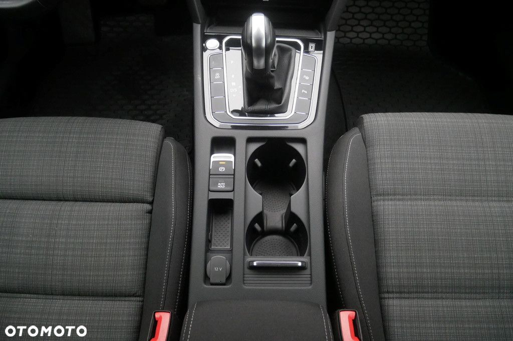 Volkswagen Passat 2.0 TSI Business DSG - 11