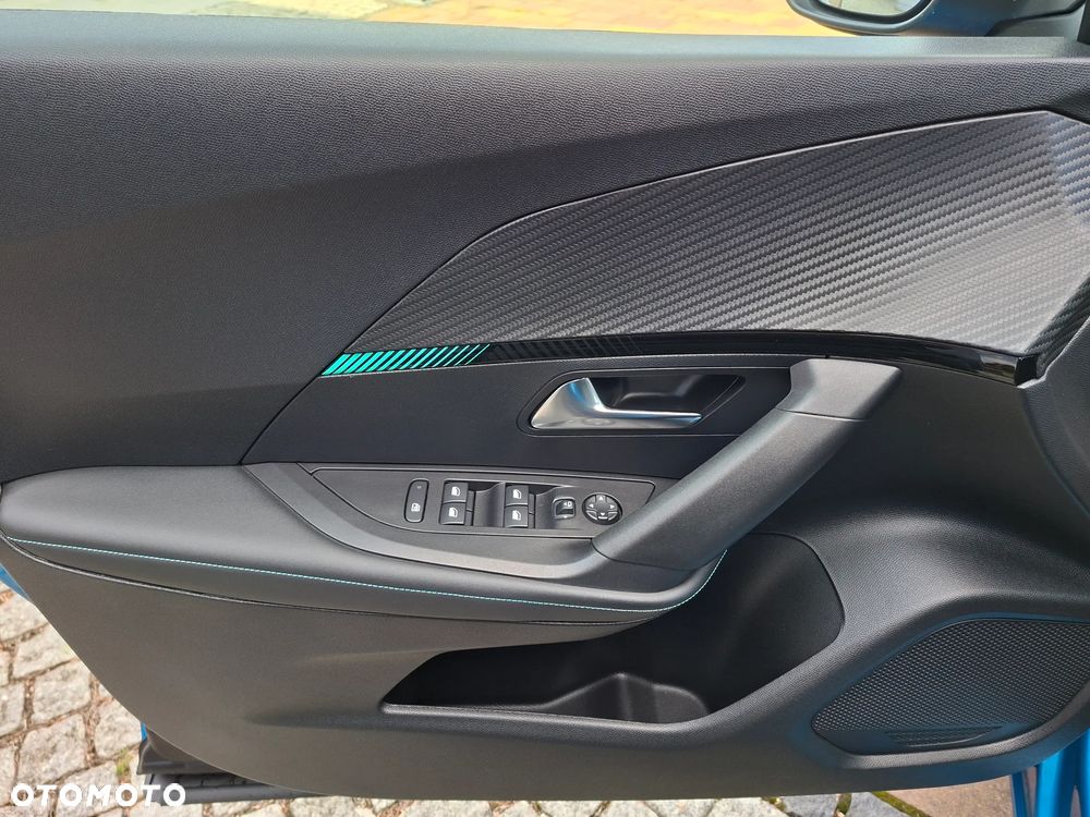Peugeot 2008 50kWh Allure - 13