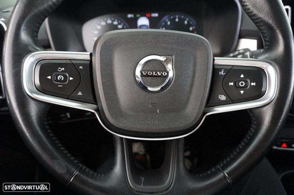 Volvo XC 40 T2 Momentum Pro - 26