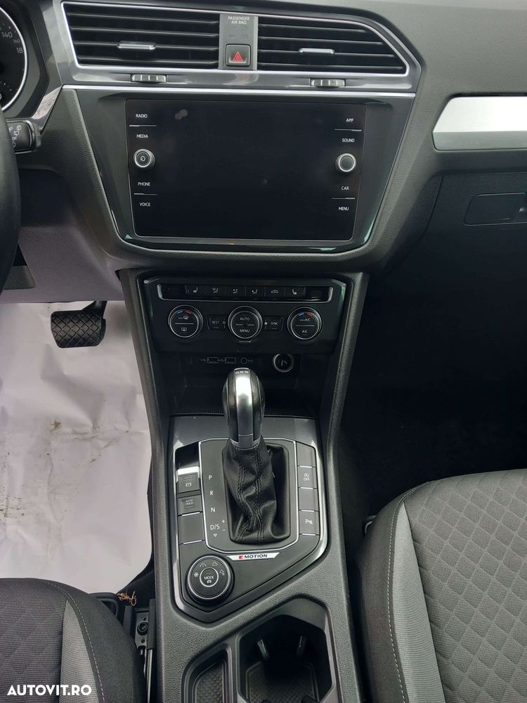 Volkswagen Tiguan - 13
