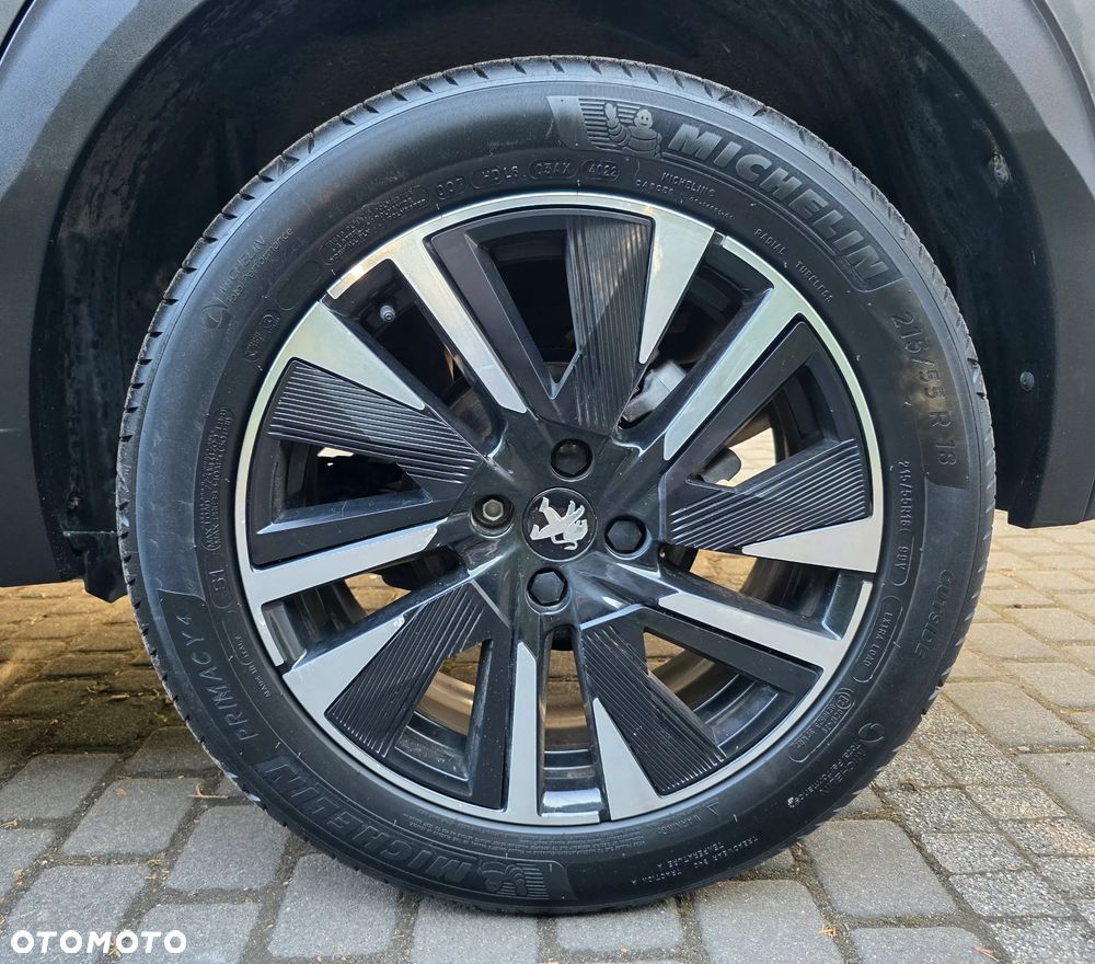 Peugeot 2008 PureTech 130 EAT8 GT - 8