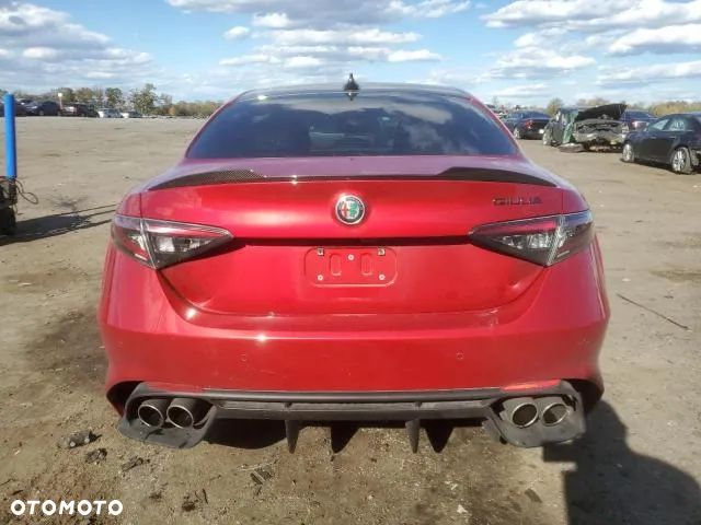 Alfa Romeo Giulia 2.9 Bi Turbo V6 Quadrifoglio - 10
