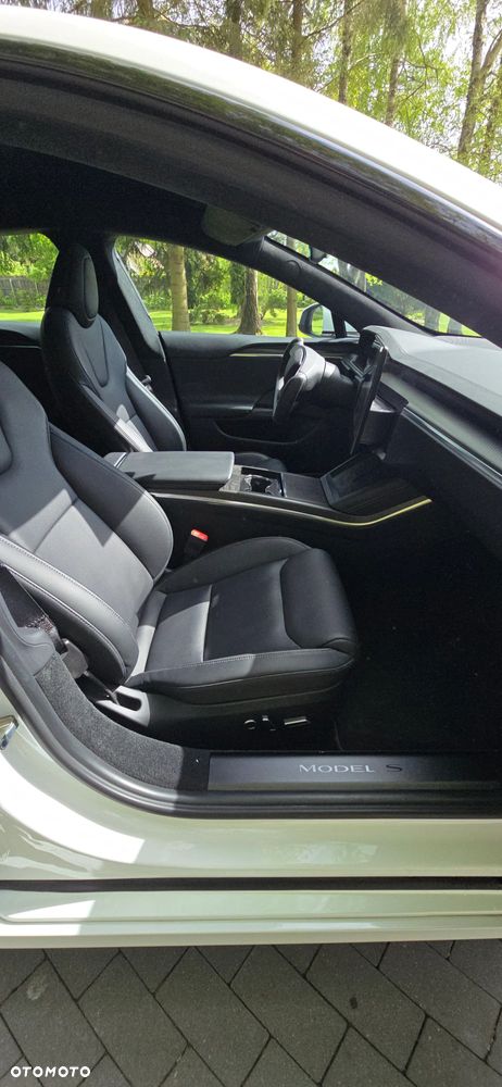 Tesla Model S - 15