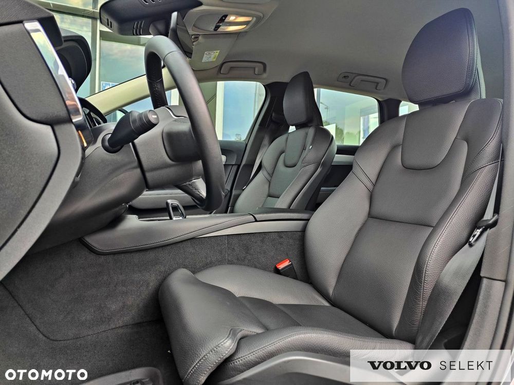 Volvo V90 Cross Country - 13