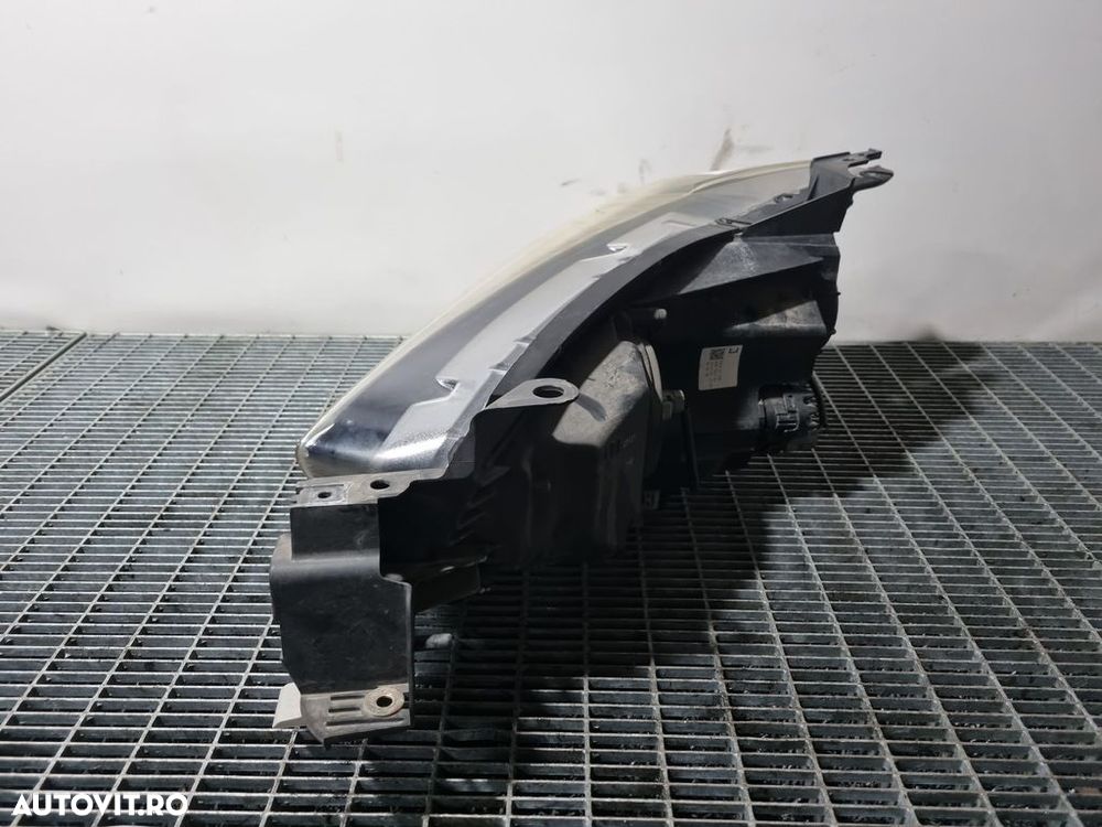 Far Dreapta Mazda CX - 5 2012 - 2015 SUV 4 Usi (1480) Xenon - 2