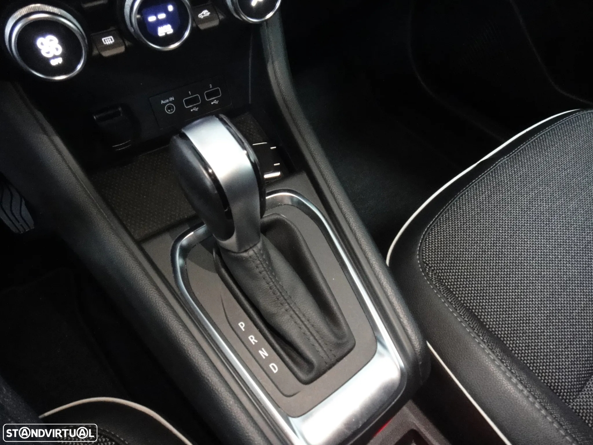 Renault Captur TCe 130 EDC GPF INTENS - 25