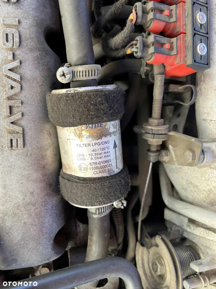 Mazda 323F 1.5 - 21