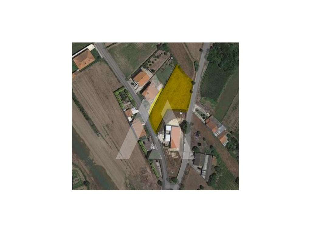 Terreno para construção, de moradia, em zona habitacional e próxima... - Grande imagem: 4/8