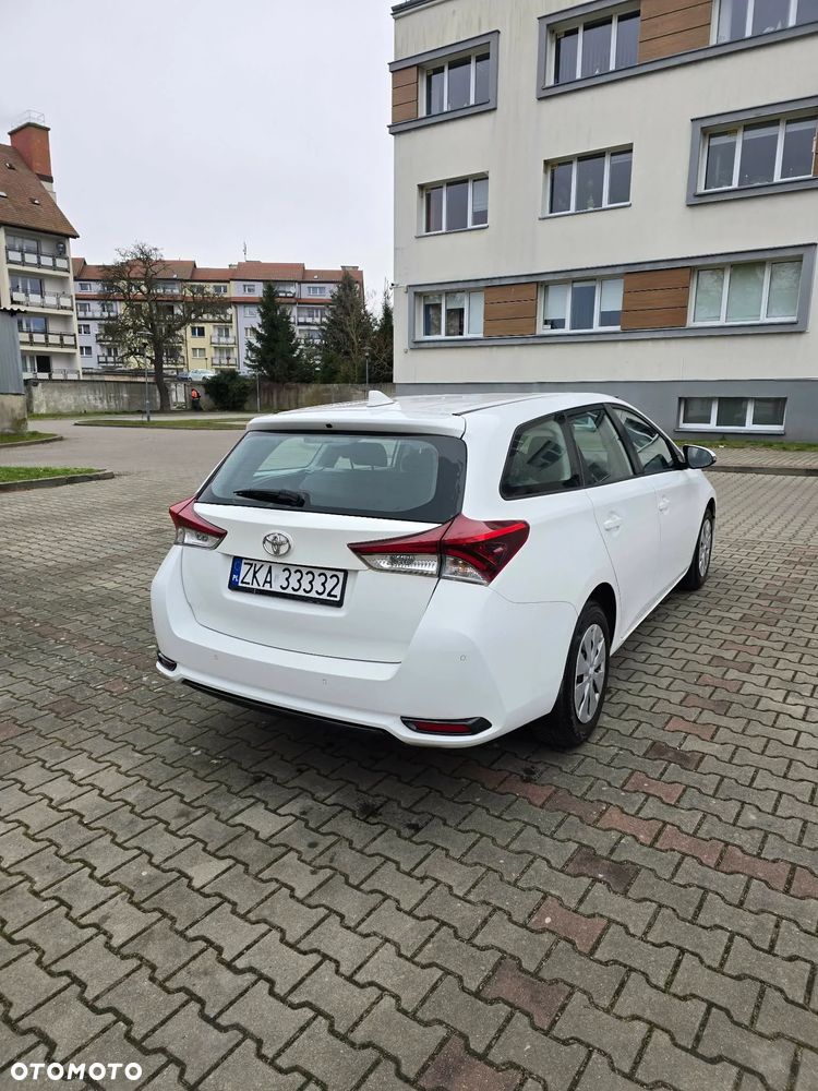 Toyota Auris 1.4 D-4D Active - 6