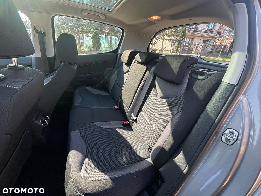 Peugeot 308 1.6 Premium - 16