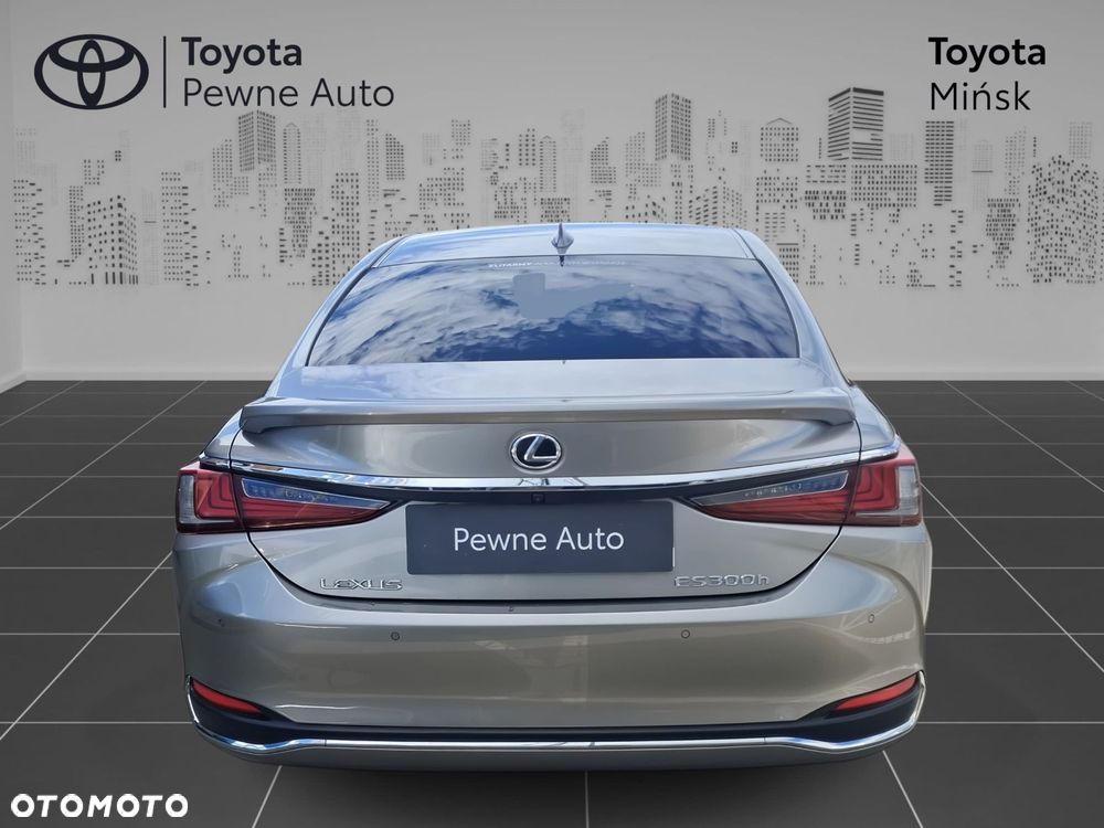 Lexus ES - 7