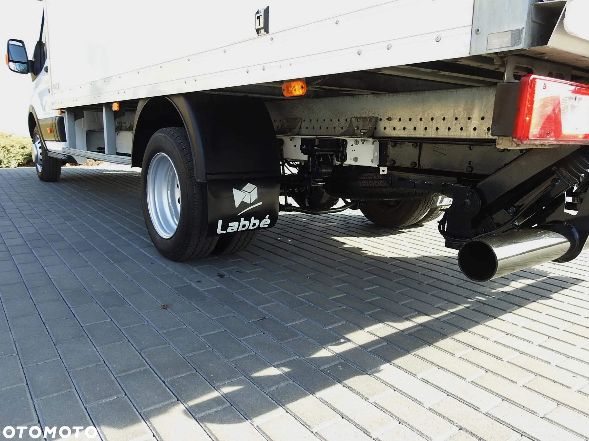 Ford TRANSIT  KONTENER WINDA 8 PALET TEMPOMAT LEDY BLIŹNIACZE KOŁA KLIMATYZACJA 170KM [ B14018 ] - 15