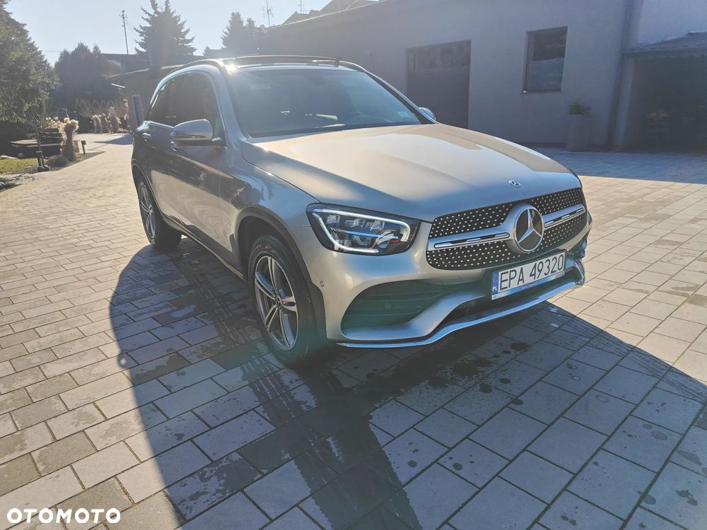 Mercedes-Benz GLC 300 4Matic 9G-TRONIC AMG Line - 3