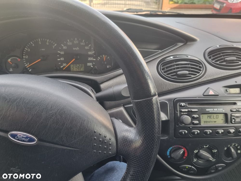 Ford Focus - 13