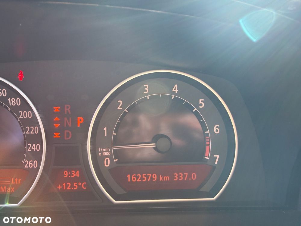 BMW Seria 7 745i L - 12