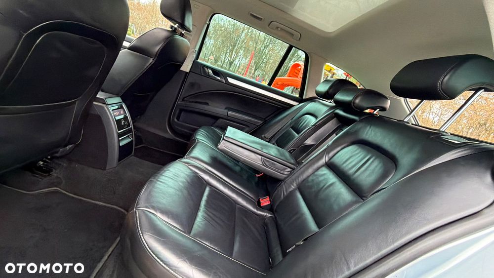 Skoda Superb 2.0 TDI DSG Ambition - 19