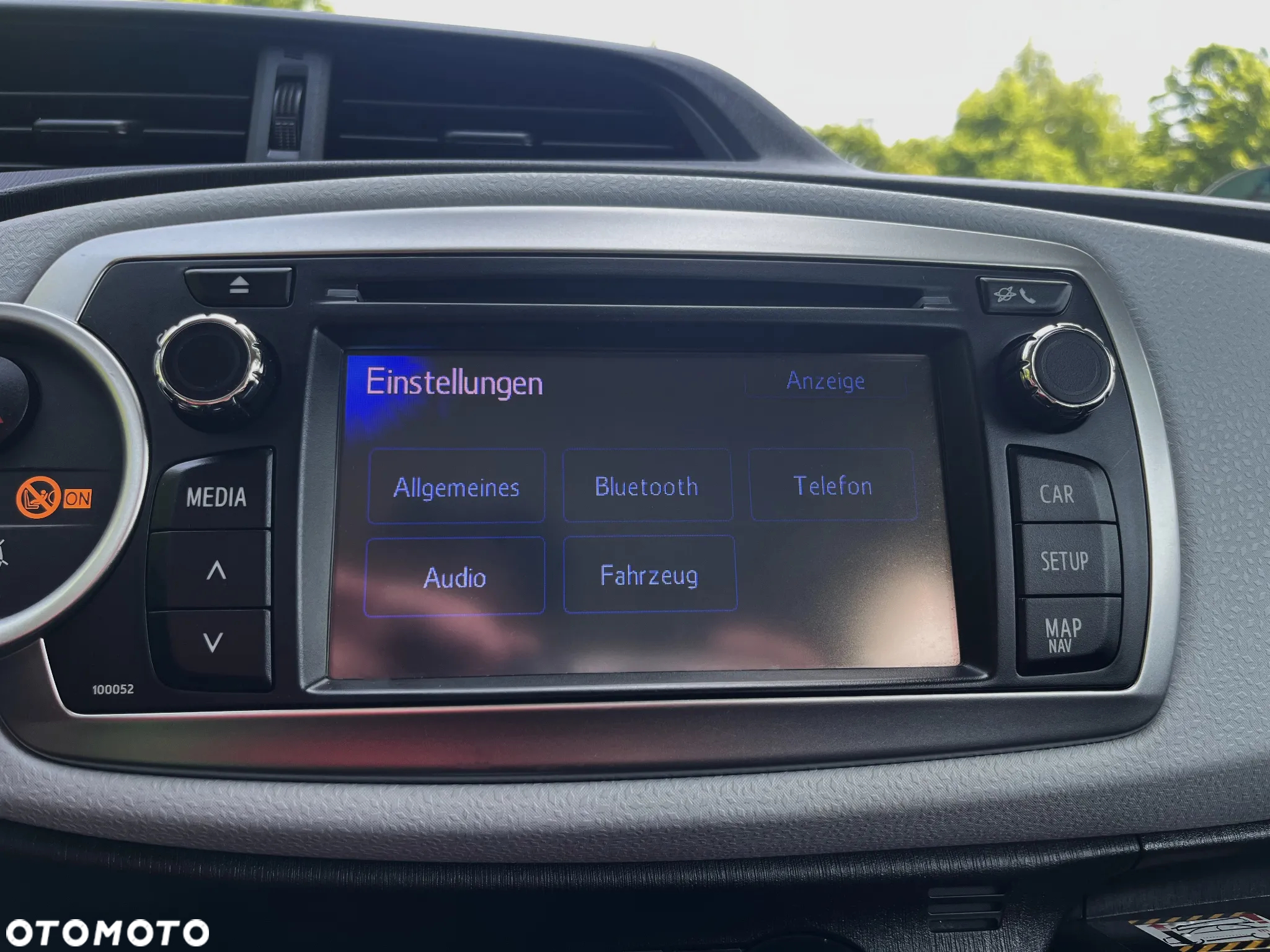 Toyota Yaris Hybrid 100 Premium - 26