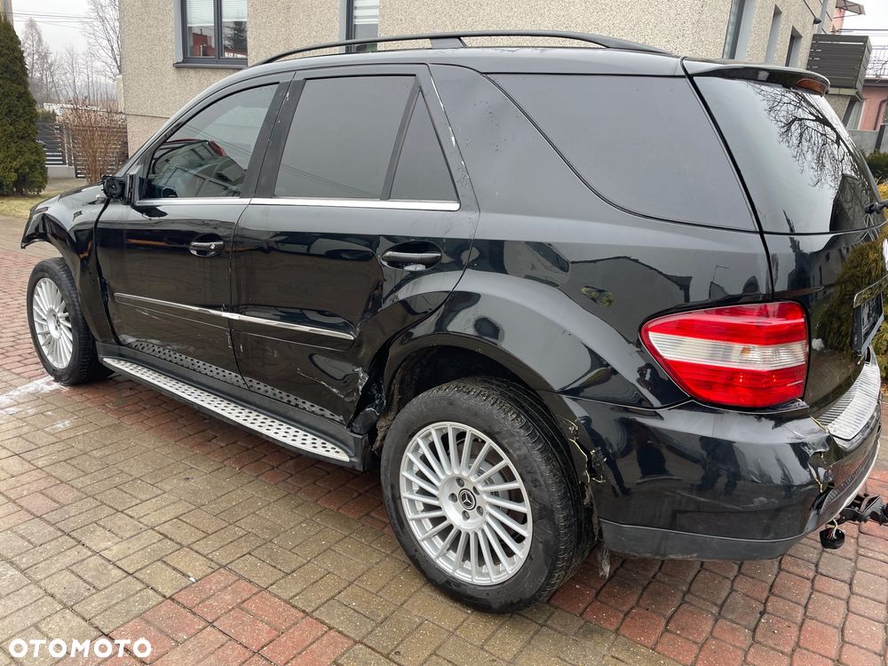 Mercedes-Benz ML - 15