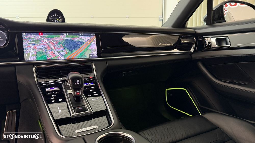 Porsche Panamera Sport Turismo 4 E-Hybrid 10 Years Edition - 15