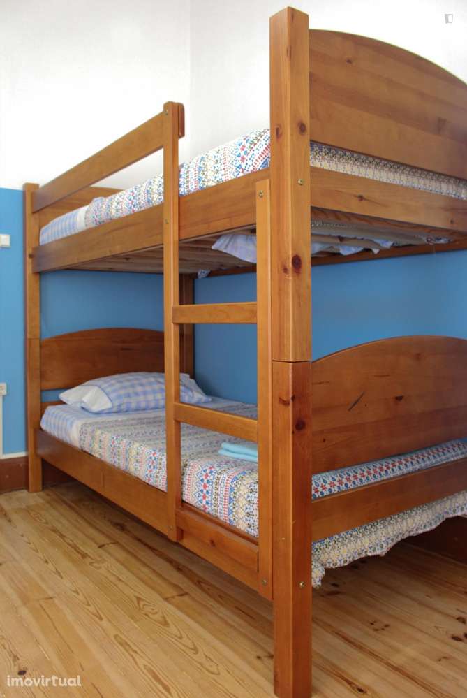 Quarto - localizado em Cidral Coimbra - Grande imagem: 4/34