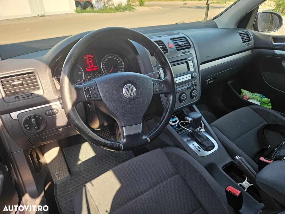 Volkswagen Golf 2.0 TDI DSG Trendline - 14