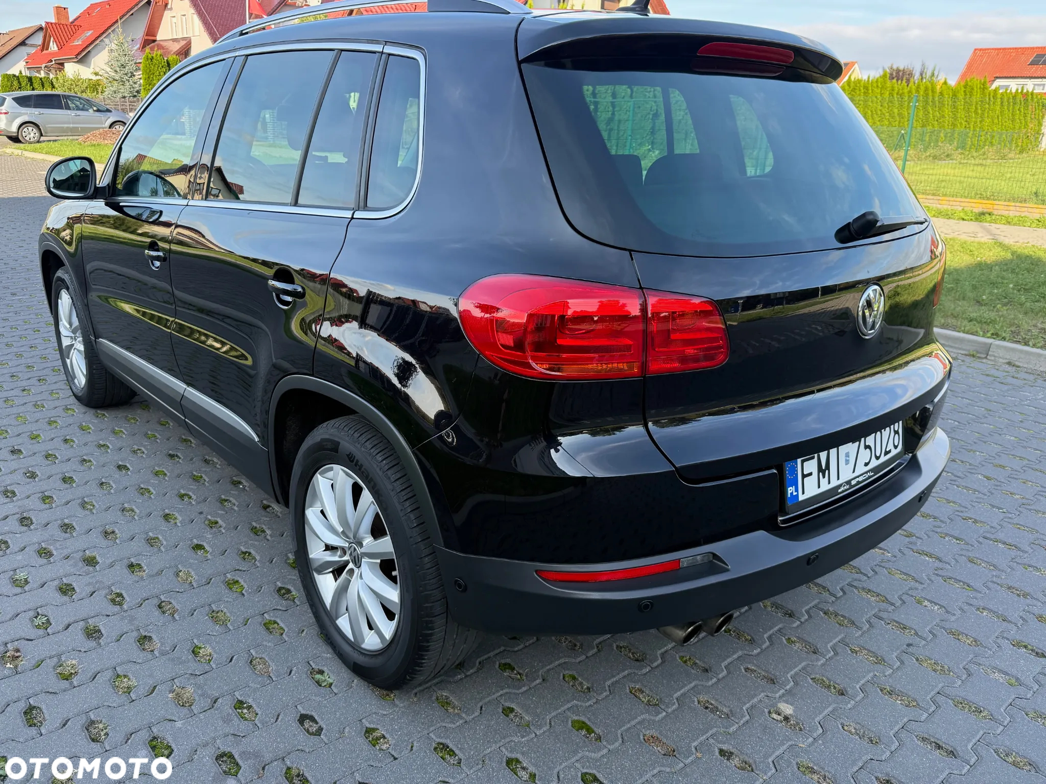 Volkswagen Tiguan 2.0 TDI DPF 4Motion BlueMotion Technology DSG Exclusive - 3