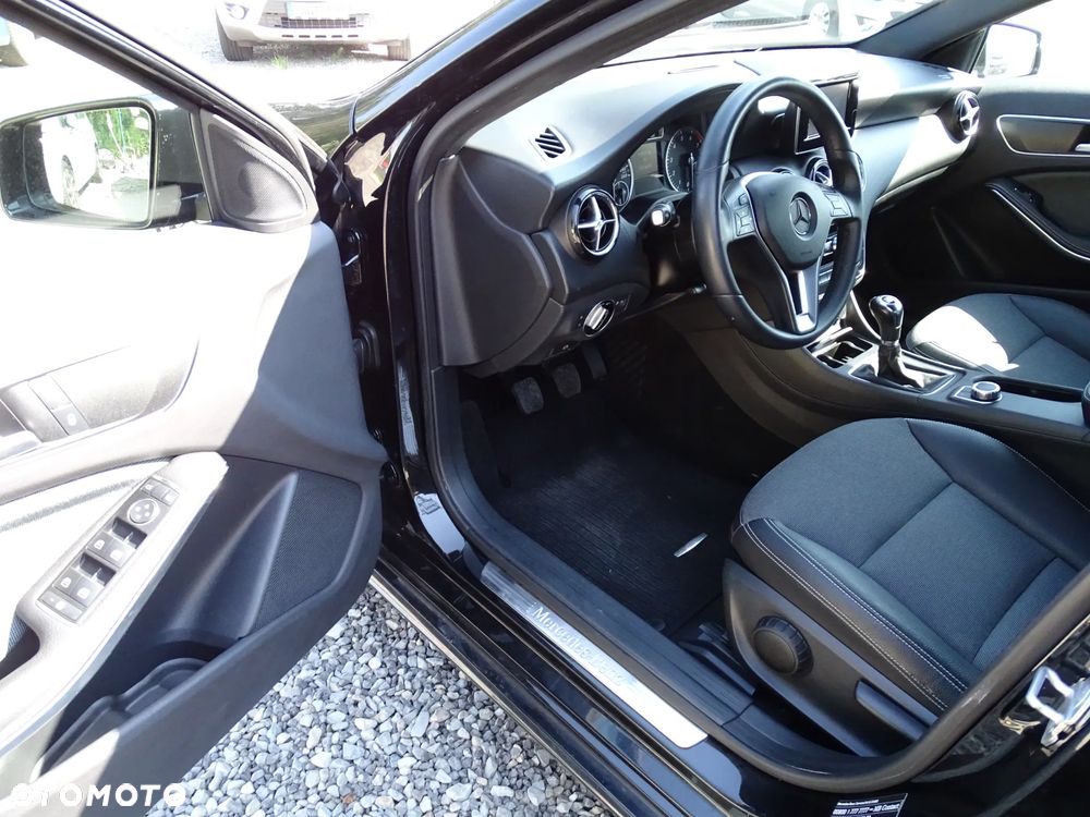 Mercedes-Benz Klasa A 180 (BlueEFFICIENCY) Urban - 21