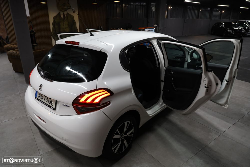 Peugeot 208 1.6 BlueHDi Style - 20