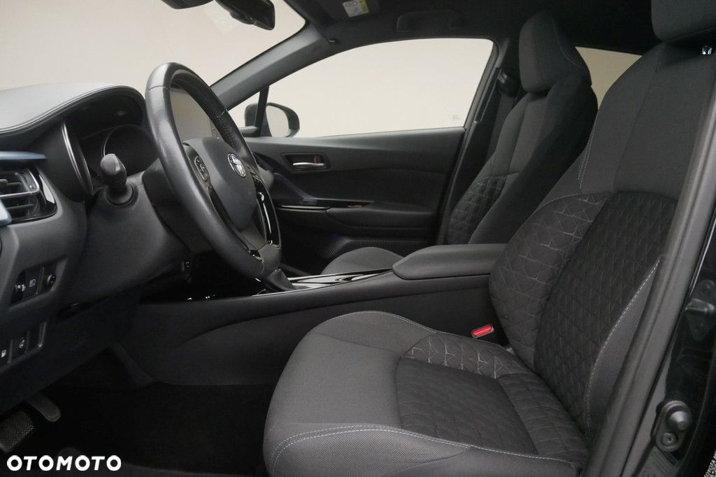 Toyota C-HR - 12