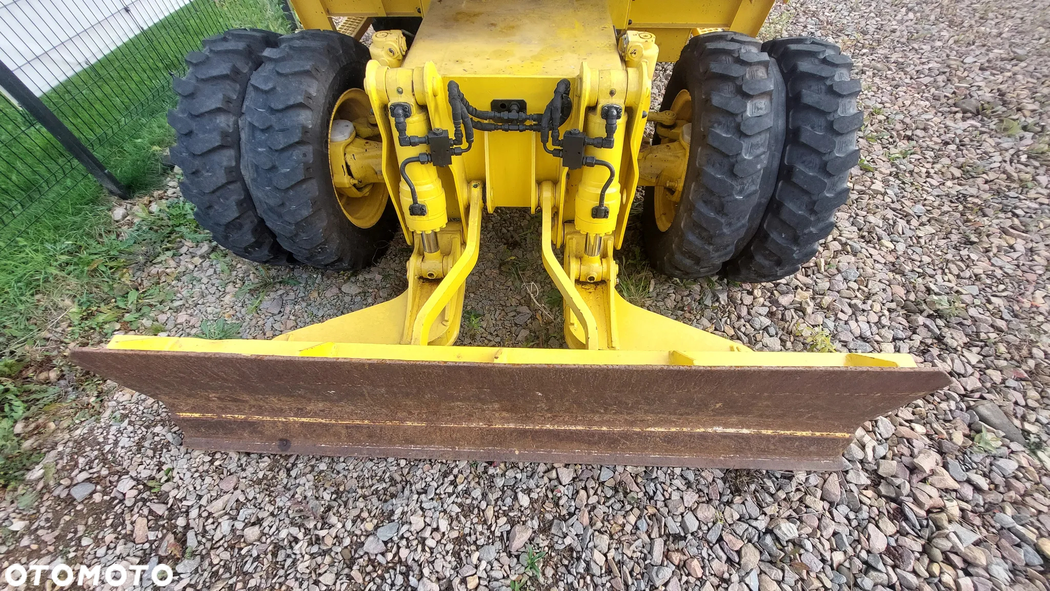 Komatsu PW 98MR - 12