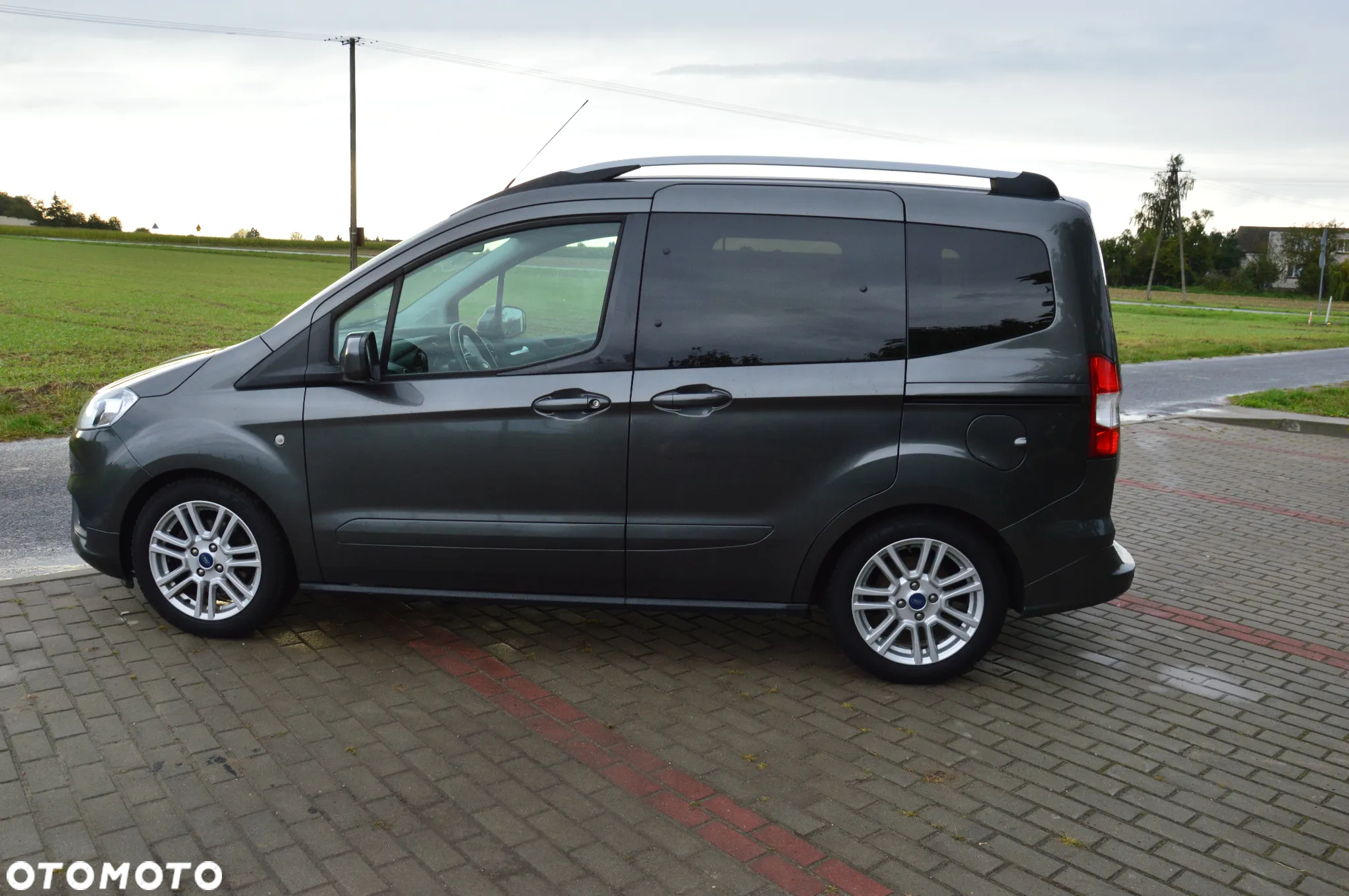 Ford Tourneo Courier 1.5 TDCi Titanium - 12