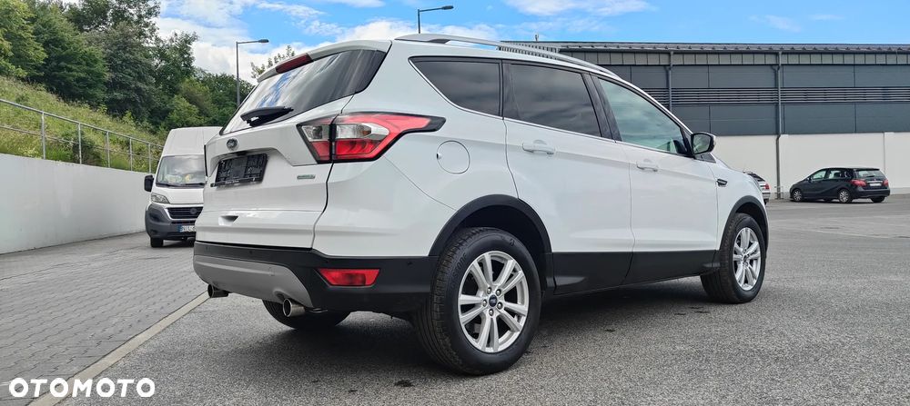 Ford Kuga 1.5 EcoBoost 2x4 Trend - 4