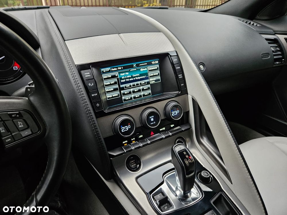 Jaguar F-Type R-Dynamic - 12