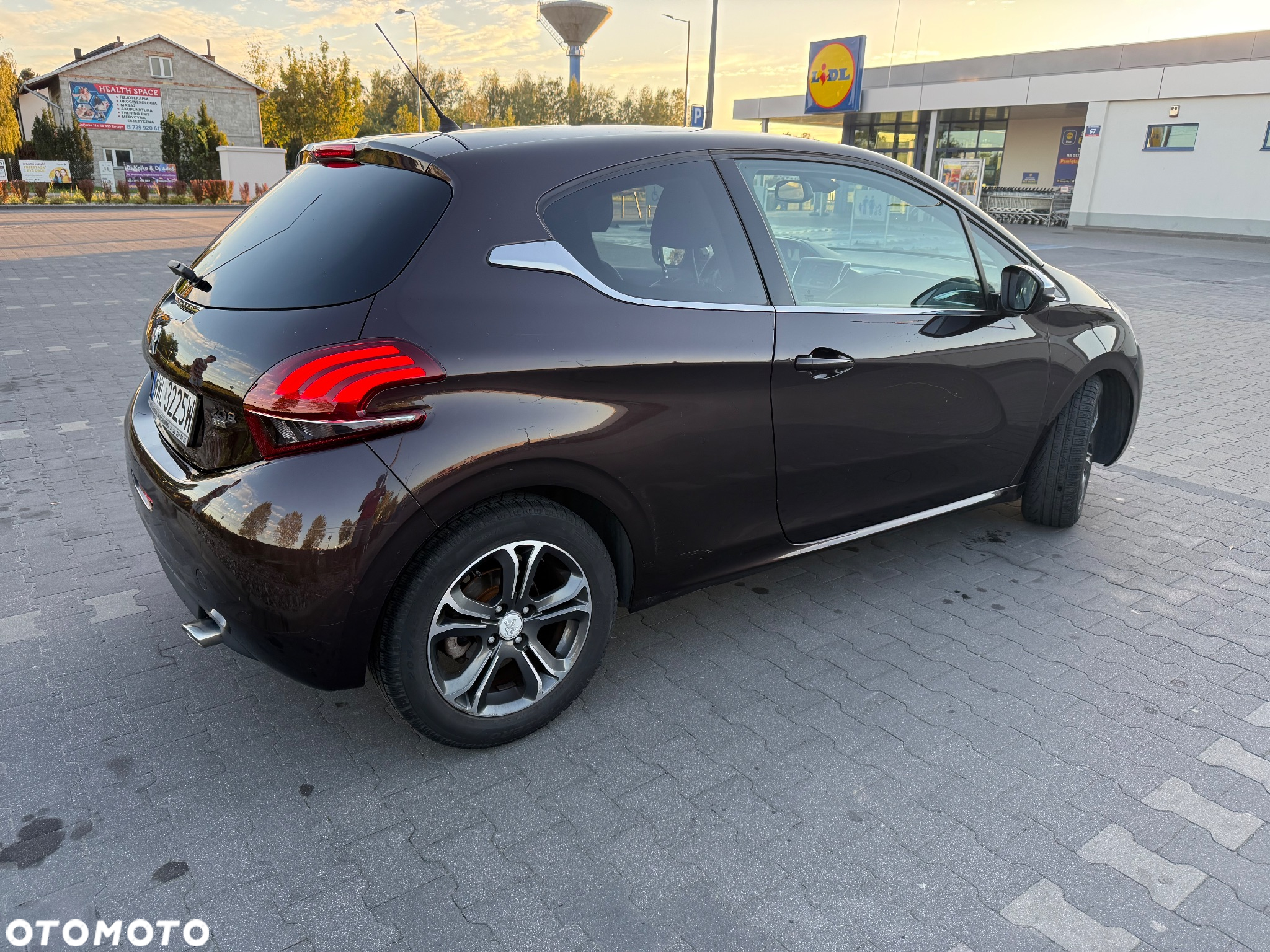 Peugeot 208 - 5
