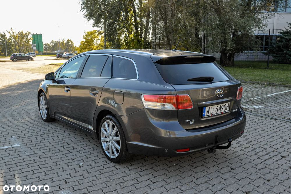 Toyota Avensis 2.2 D-CAT Premium - 3