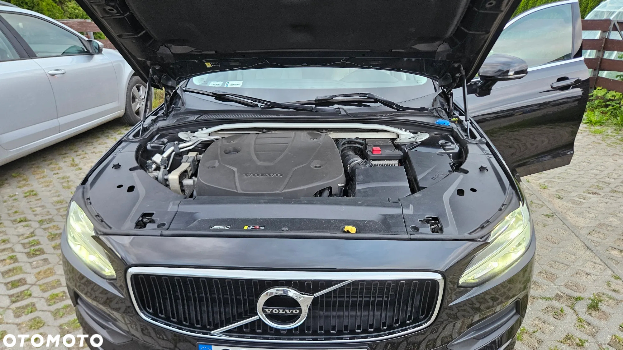 Volvo V90 D4 Momentum - 34