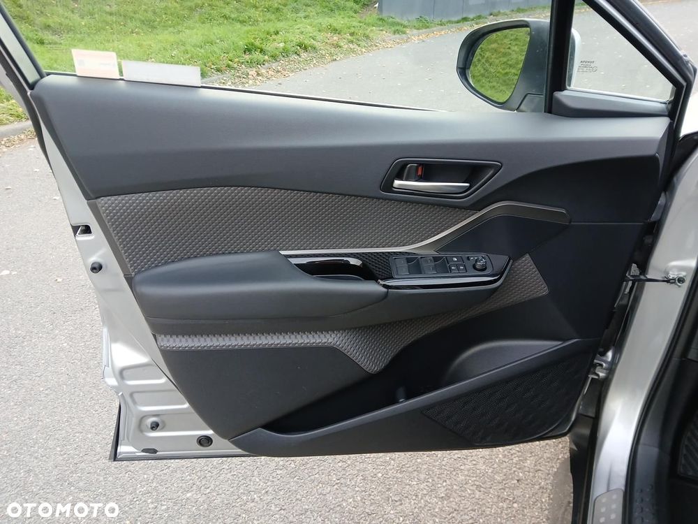 Toyota C-HR 2.0 Hybrid Executive - 22