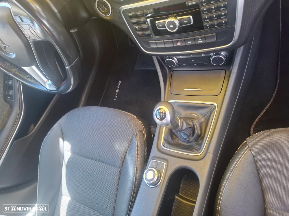 Mercedes-Benz A 180 CDI AMG Line - 23