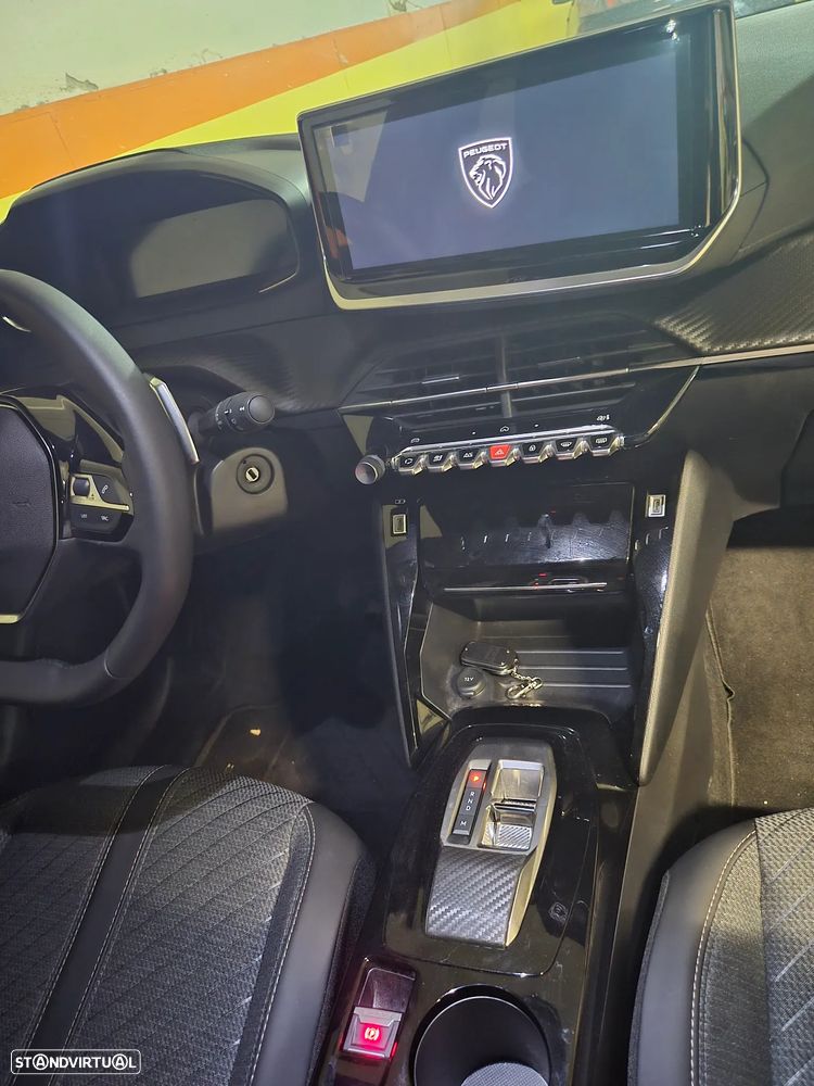 Peugeot 2008 1.2 Hybrid Allure e-DCS6 - 8