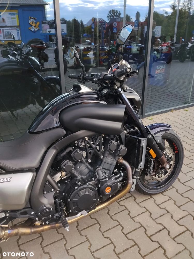 Yamaha V-MAX - 17