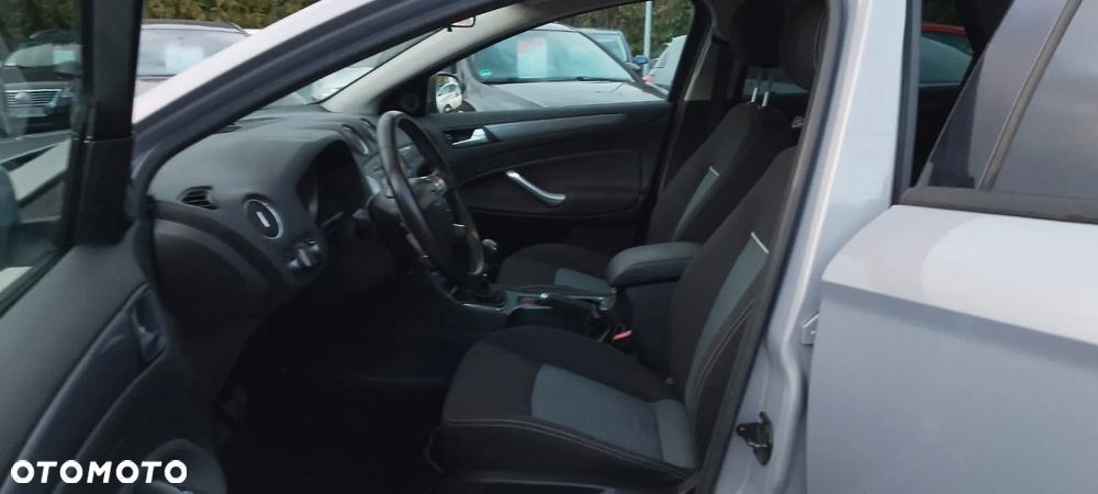 Ford Mondeo 1.6 TDCi Champions Edition - 11