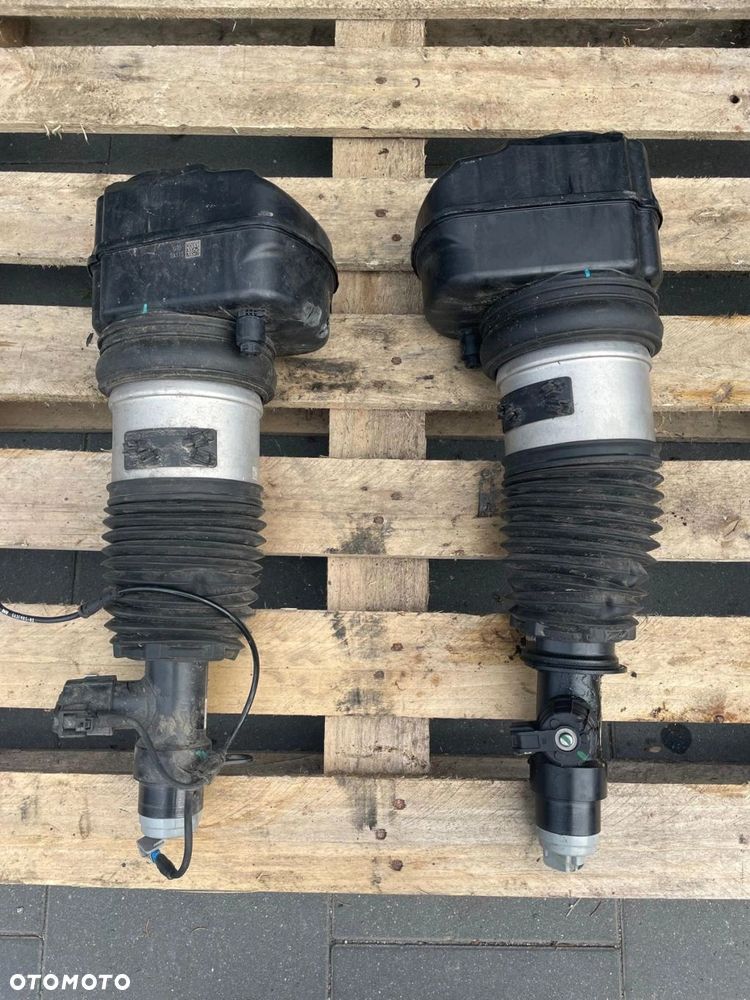 AMORTYZATOR TYŁ TYLNY LEWY PRAWY BMW 7 G70 6892587 6892588