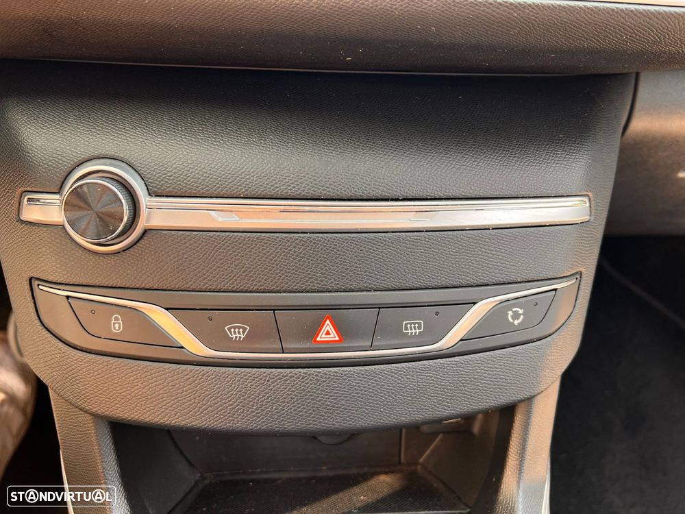 Peugeot 308 1.2 PureTech Allure - 45