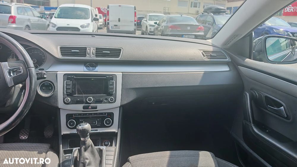 Volkswagen Passat - 8