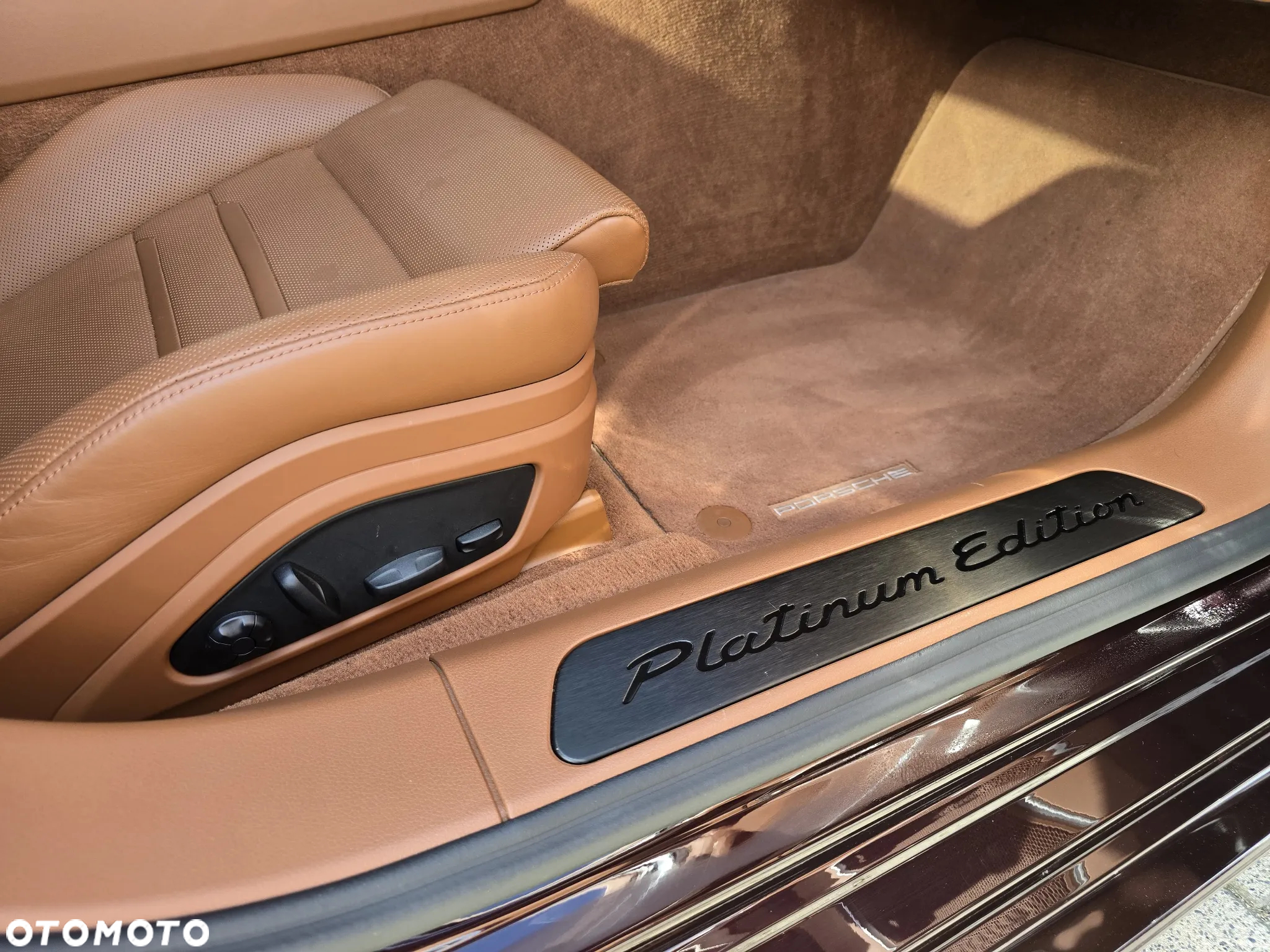 Porsche Panamera 4 Platinum Edition - 18