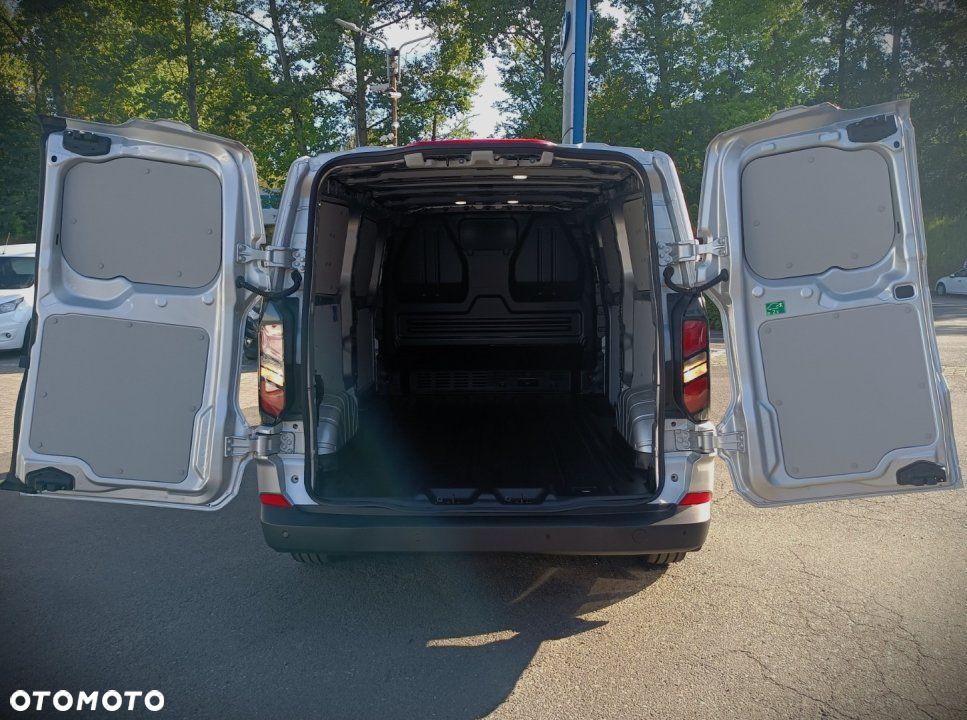 Ford Transit Custom - 11