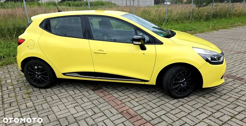 Renault Clio 1.2 16V 75 Expression - 9